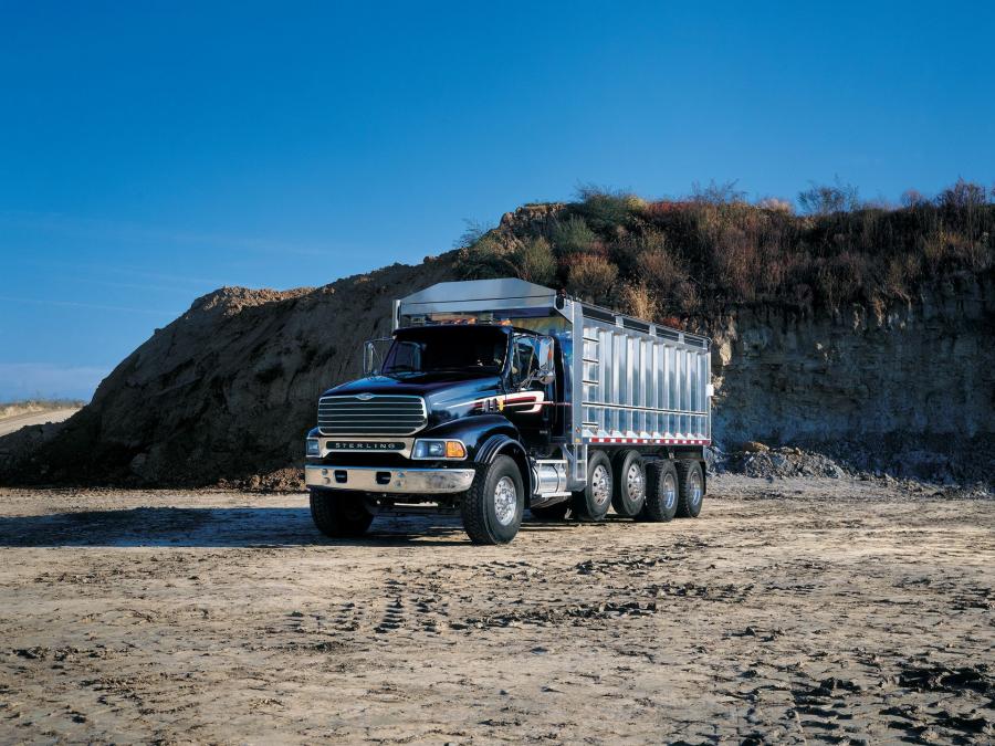  Sterling L-Line Set Back Dump Truck 2000 года  (фото 2 из 8)